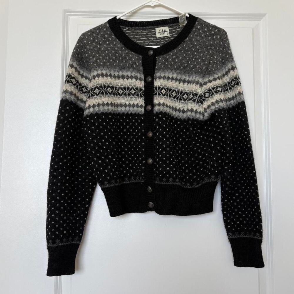 Vintage gap black and white